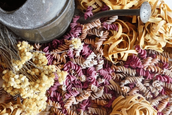 Pasta de colores