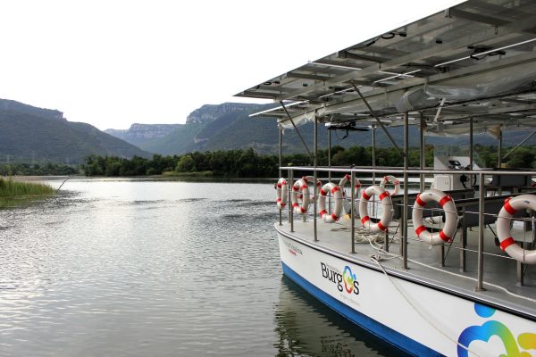 barco-electrosolar-valle-de-tobalina_02